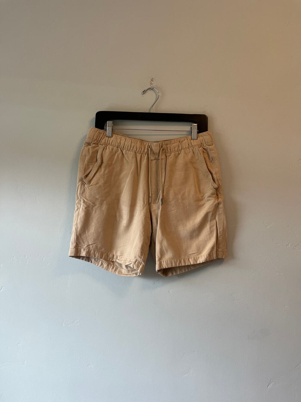Men's Abercrombie & Fitch Khaki Pull-On Shorts - Picture 1 of 4